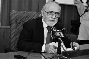 Υποστολή σημαίας (ένα σημείωμα για τον ιδεολόγο του Άρη)