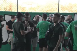 Θύρα 9/"Εδώ πεθαίνουμε 1000 φορές για ό,τι αγαπάμε" (φώτος)