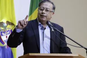 Οι ΗΠΑ ανακαλούν τη βίζα του προέδρου της Κολομβίας Γκουστάβο Πέτρ