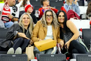 Νάσια, Μιράντα και Δήμητρα για Χάμπο!