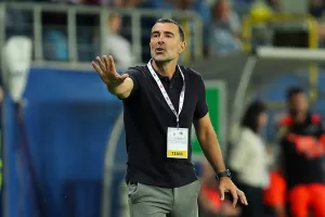 Καρσέδο-Απόλλων (8-2-0) 