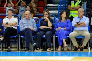 Η Παρί... διέλυσε τον Αστέρα στην πρεμιέρα του "payabl. Νεόφυτος Χανδριώτης" (Φώτος)