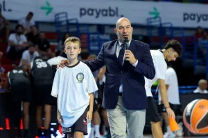 Η Παρί... διέλυσε τον Αστέρα στην πρεμιέρα του "payabl. Νεόφυτος Χανδριώτης" (Φώτος)