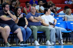 Η Παρί... διέλυσε τον Αστέρα στην πρεμιέρα του "payabl. Νεόφυτος Χανδριώτης" (Φώτος)