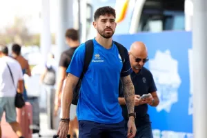Άφιξη αποστολής στο αεροδρόμιο (ΒΙΝΤΕΟ Kerkida/φώτος)