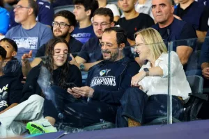 Φωτορεπορτάζ/ Ο κόσμος στο "Αλφαμέγα"