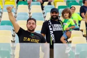 Φωτορεπορτάζ/ Ο κόσμος στην ΑΡΕΝΑ 