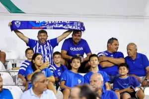 (Φώτος) Ο κόσμος στις εξέδρες 