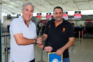 Δώρο φανέλες (ΦΩΤΟΣ)