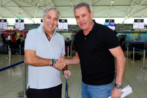Δώρο φανέλες (ΦΩΤΟΣ)