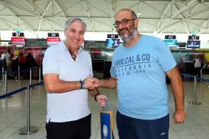 Δώρο φανέλες (ΦΩΤΟΣ)