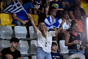 Θρίαμβος της Ελλάδας, με σούπερ Γιάννη (φώτος)