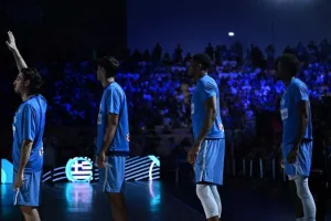 Θρίαμβος της Ελλάδας, με σούπερ Γιάννη (φώτος)