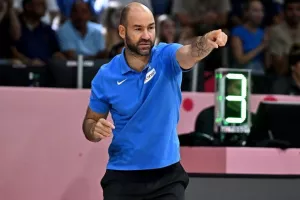 Θρίαμβος της Ελλάδας, με σούπερ Γιάννη (φώτος)