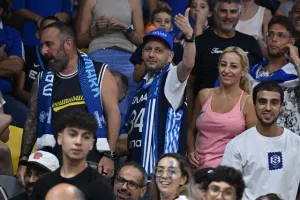 Θρίαμβος της Ελλάδας, με σούπερ Γιάννη (φώτος)