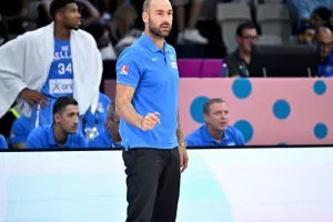 Θρίαμβος της Ελλάδας, με σούπερ Γιάννη (φώτος)