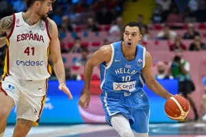Θρίαμβος της Ελλάδας, με σούπερ Γιάννη (φώτος)