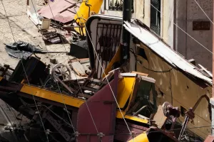 Τραγωδία στη Λισαβόνα: Κόπηκε το καλώδιο του τελεφερίκ – Όλα έγιναν σε 50 δευτερόλεπτα