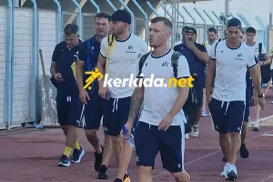 (Φώτος Kerkida) Η άφιξη του ΑΠΟΕΛ 