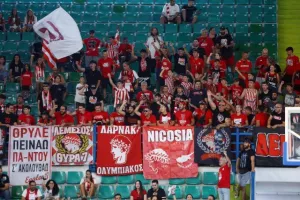 Ο Τζέιμς με τρίποντο - μαχαιριά ανάγκασε σε ήττα τον Ολυμπιακό