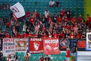 Κοκκίνισε...το "Τάσσος Παπαδόπουλος Ελευθερία" (Φώτος)
