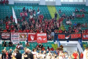 Ο Τζέιμς με τρίποντο - μαχαιριά ανάγκασε σε ήττα τον Ολυμπιακό