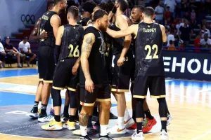Ο Τζέιμς με τρίποντο - μαχαιριά ανάγκασε σε ήττα τον Ολυμπιακό
