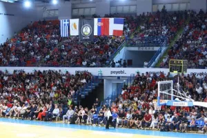 Ο Τζέιμς με τρίποντο - μαχαιριά ανάγκασε σε ήττα τον Ολυμπιακό