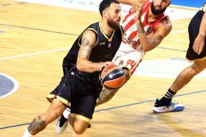Ο Τζέιμς με τρίποντο - μαχαιριά ανάγκασε σε ήττα τον Ολυμπιακό