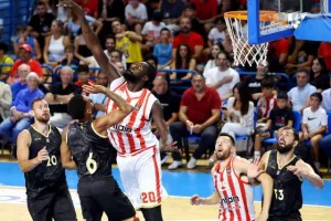 Ο Τζέιμς με τρίποντο - μαχαιριά ανάγκασε σε ήττα τον Ολυμπιακό