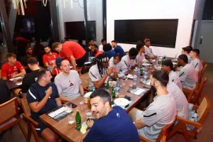 Τουρνουά "payabl. Νεόφυτος Χανδριώτης"/ΚΛΙΚΣ απ' το δείπνο
