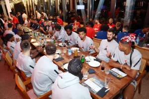 Τουρνουά "payabl. Νεόφυτος Χανδριώτης"/ΚΛΙΚΣ απ' το δείπνο