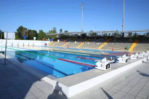 (Φώτος) Εγκαινιάστηκε το αναβαθμισμένο Δημοτικό και Ολυμπιακό Κολυμβητήριο Λευκωσίας