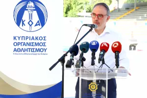 (Φώτος) Εγκαινιάστηκε το αναβαθμισμένο Δημοτικό και Ολυμπιακό Κολυμβητήριο Λευκωσίας