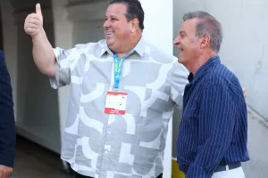 Με... μεγάλη "παρέα" ο Πρόδρομος Πετρίδης (φώτος)