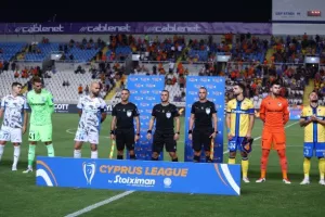 ΑΠΟΕΛ - Απόλλων: Γαλαζοκίτρινο σ' ένα πεντάλεπτο!