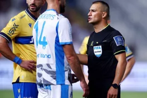 ΑΠΟΕΛ - Απόλλων: Γαλαζοκίτρινο σ' ένα πεντάλεπτο!