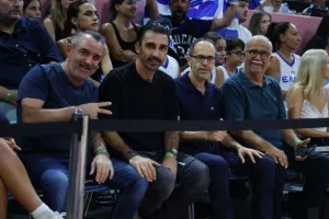 Θρίαμβος της Ελλάδας, με σούπερ Γιάννη (φώτος)
