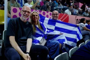 Θρίαμβος της Ελλάδας, με σούπερ Γιάννη (φώτος)