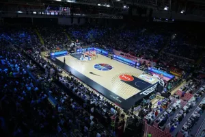 Θρίαμβος της Ελλάδας, με σούπερ Γιάννη (φώτος)