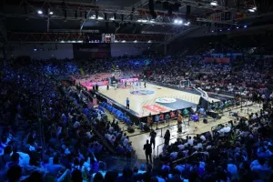 Θρίαμβος της Ελλάδας, με σούπερ Γιάννη (φώτος)