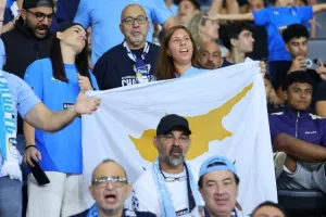 Φωτορεπορτάζ/ Ο κόσμος στο "Αλφαμέγα"