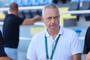 Ανήσυχος... 