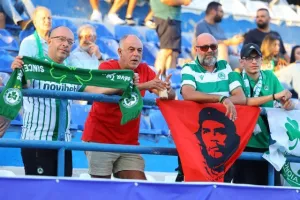 (Φώτος) Ο κόσμος στις εξέδρες 