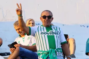 (Φώτος) Ο κόσμος στις εξέδρες 