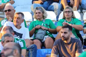 (Φώτος) Ο κόσμος στις εξέδρες 