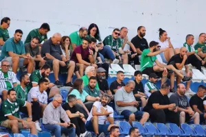 (Φώτος) Ο κόσμος στις εξέδρες 