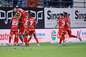 Ανόρθωση-Ομόνοια: Πεντάρα με… show Σεμέδο (φώτος) 