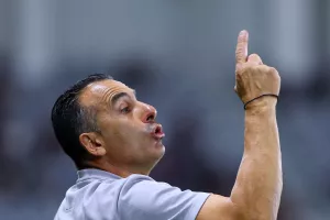 Είπε για ένα... σατανά που είναι ανάμεσά μας