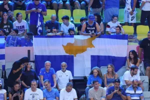 Θρίαμβος της Ελλάδας, με σούπερ Γιάννη (φώτος)